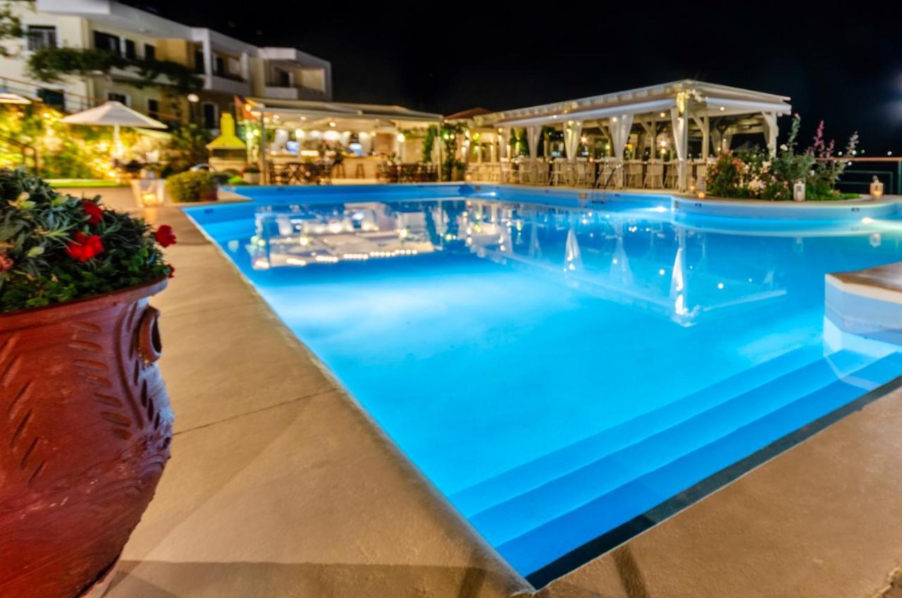 Pela Mare Hotel Agia Pelagia  Buitenkant foto